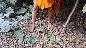 hot satin silk aunty gets outdoor boob press action