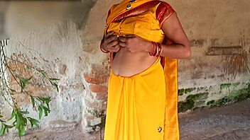 hot satin silk aunty gets outdoor boob press action