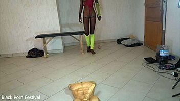 Dark skinny babe spreads pussy wide 😍