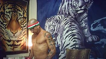 porn shoot backstage maxxx loadz strokes with machine