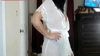 sexy webcam milf bounces perfect big tits