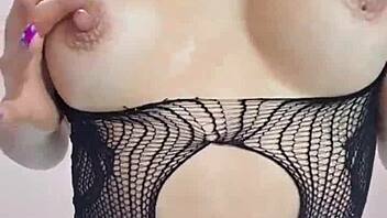 colombian milf screams on huge cock pussy pounding