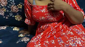 Exotic Indian beauty squirts fingering to hot sex