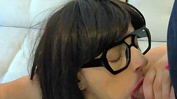 Bisexual hubby shares wife in mmf threesome creampie cleanup