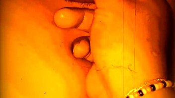neighbor fingers my pussy while hubby works all day 😈💦👉👌