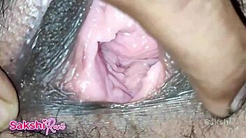 desi woman closeup clit rub and fuck