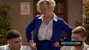 Busty Mature Dee Williams Double Penetrated By Horny Students In Library!