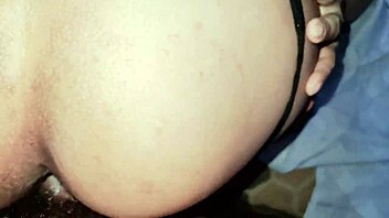 Massaging hot 18+ babe turns into creampie fuck session?