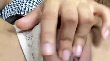 cute latina babe fingers tight pussy to orgasm 😊