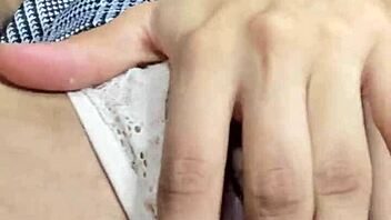 cute latina babe fingers tight pussy to orgasm 😊