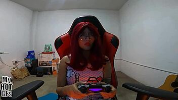 Fill My Pussy With Cum While I Game!