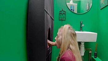 Gloryhole teen sucks and swallows cum 😍🍆💦