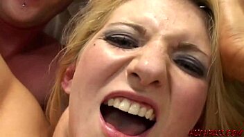 Lonely Milf Vivian Sucks Dick Hard For Cash Job