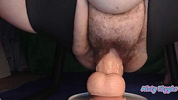 i'm bbw misty thyghs riding this huge creamy cock