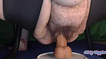 i'm bbw misty thyghs riding this huge creamy cock