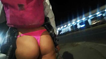 hey sexy latina tranny, love showing off your miniskirt tanga outdoors! 💃🌆