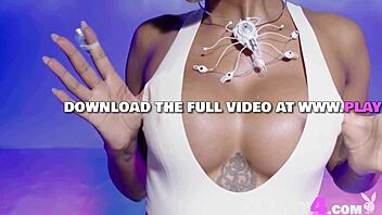 omg love this big tits ebony teen strippin her pussy