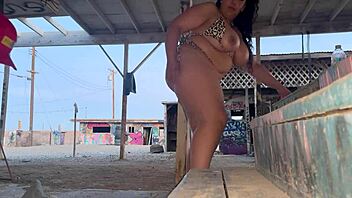 stranded thicc pawg sucks and fucks stranger for ride!