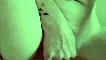 sexy mature milf vibes her pussy to intense orgasm!