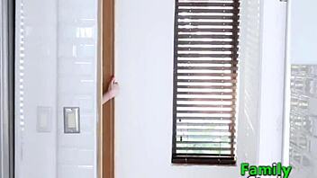 i'm slurpin stepbros huge cock in the bathroom umm!