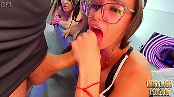 gostosas amiguinhas shaking asses and fucking hard in hot orgy