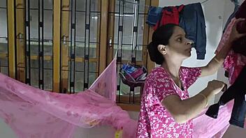 Curvy Indian Bhabhi Pounded Hard by Delivery Guy in Bathroom
