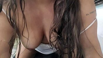 FUMANDO CIGARRO FICOU MOLHADA ASS FETISH