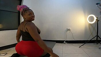 flexing my big ass in yoga positions first time for mastermeat1