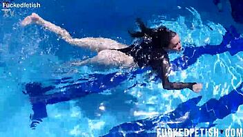 Jessica Bunny's Underwater Passionate Wet Pussy Tease!