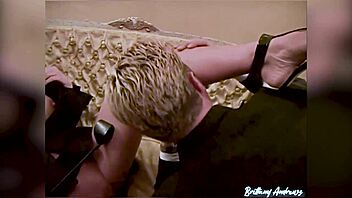 i worship brittany andrews' pussy feet in hot femdom
