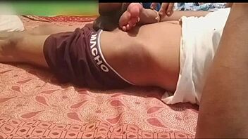 DESI INDIAN FOOTJOB POUNDS LUNDS WITH FEET HARD