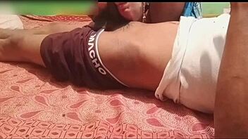 DESI INDIAN FOOTJOB POUNDS LUNDS WITH FEET HARD