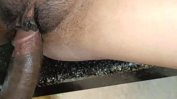 hey, hot indian village babe's pussy pounded in kitchen! 🔥🍑😍