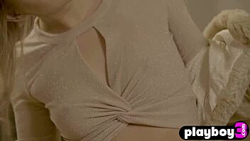 Exposin' my petite blonde milf body wow