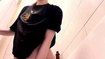 Redhead beauty's naked bath teases with curvy ass shakes