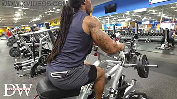 Athletic bodybuilder does fullbody workout routine
