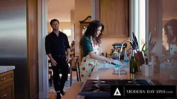 cheating housewife agrees to free use creampie