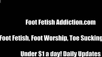 Suck on my sweet little teen toes now