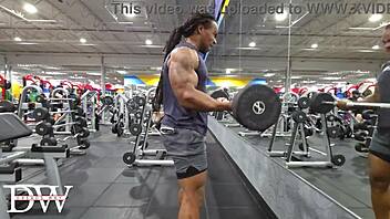 Athletic bodybuilder does fullbody workout routine
