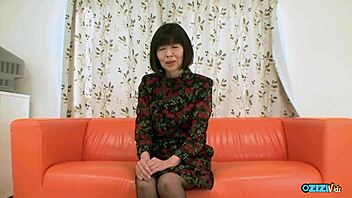 Mature lady enjoys deep fingering and creampie