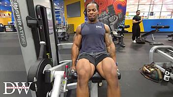 Athletic bodybuilder does fullbody workout routine