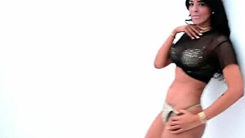 Laura Athens Diva Tease