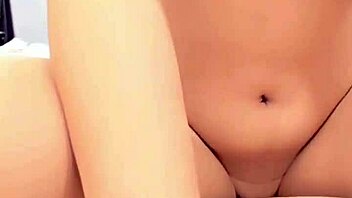 vietnam nữ y tá gợi cảm a beautiful and alluring vietnamese nurse