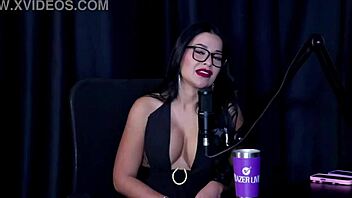 adora dar o cu fica alegre quando bebe