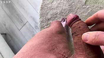Solo hand stimulation session with focus on technique