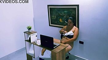 Latina sucking dick