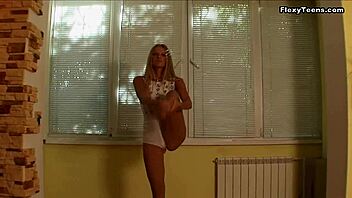 russian alla klassnaja does bridges naked and shows how flexible she is