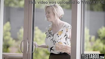 mature milf takes anal in threesome