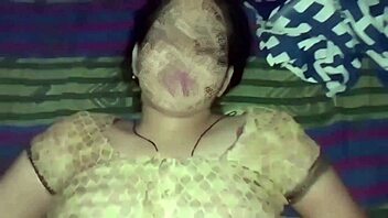 Hot girl gives handjob before sex