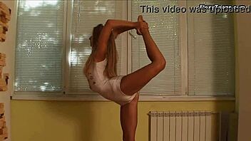 russian alla klassnaja does bridges naked and shows how flexible she is